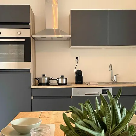 Apartment Modern 1br Near Station *